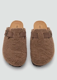 Shearling-effect clogs