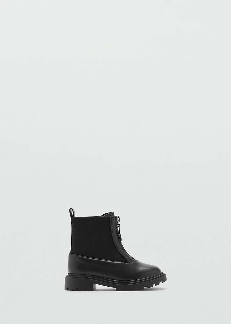 Zipped leather ankle boots