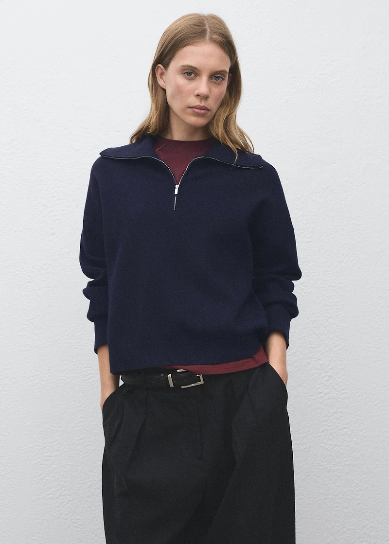 Knitted sweater with zip collar