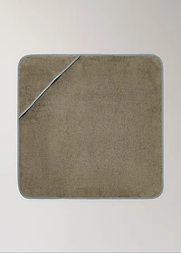 Children's bath cape with contrasting trim