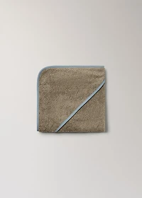 Children's bath cape with contrasting trim