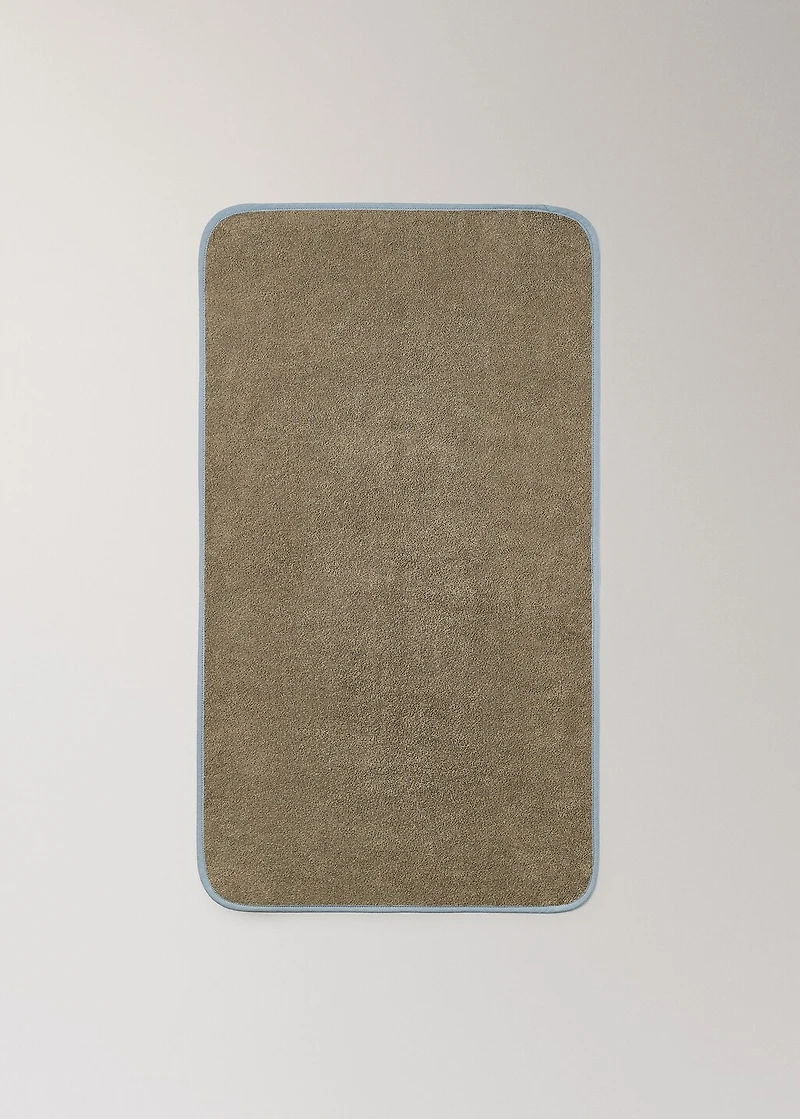 Cotton washbasin towel with contrasting trim