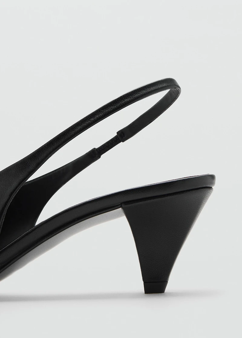 Pointed-toe leather heeled shoes