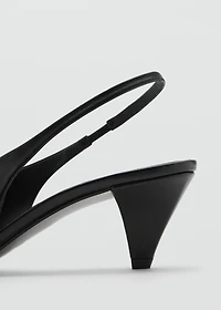 Pointed-toe leather heeled shoes