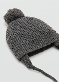 Knitted bobble hat