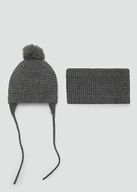 Knitted bobble hat