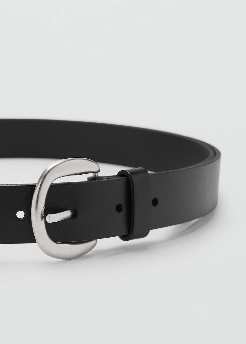 Rounded buckle leather belt