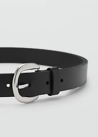 Rounded buckle leather belt