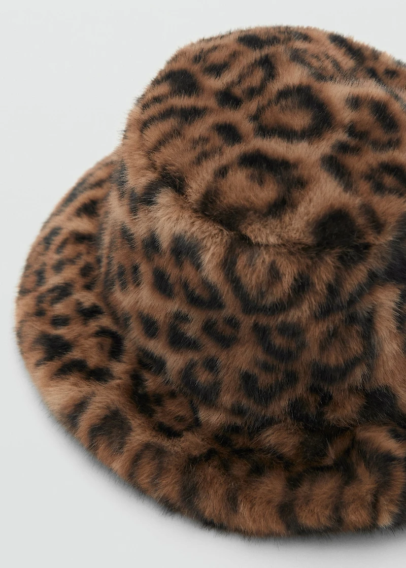 Leopard faux-fur bucket hat