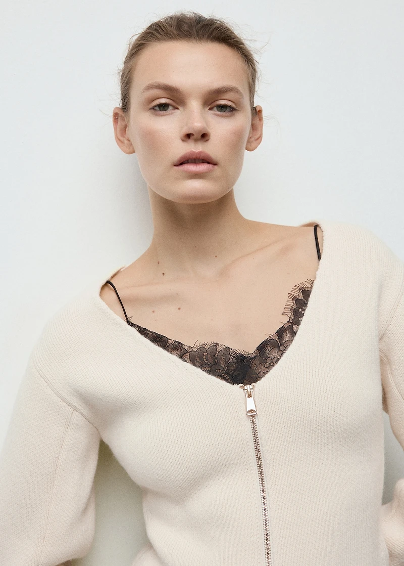 Knitted jacket with zip