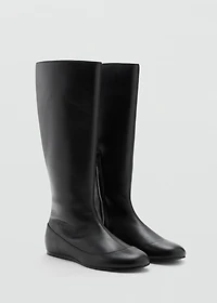 Leather boots with combined design