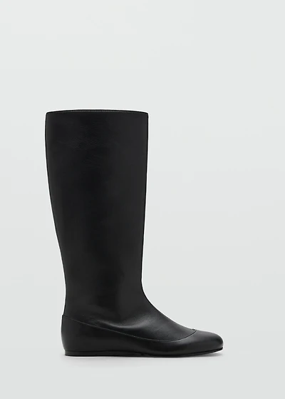 Leather boots with combined design