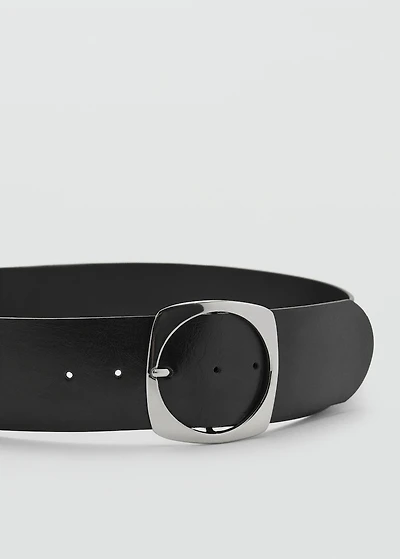 Leather belt with oval buckle