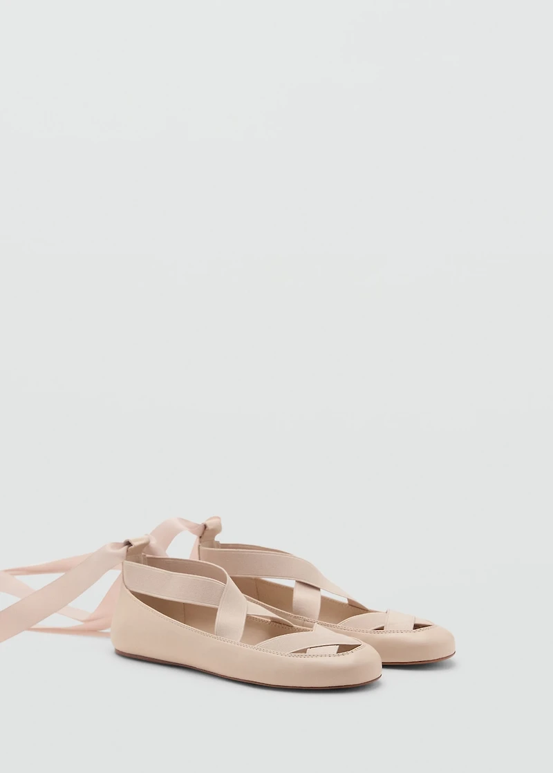 Criss-cross strap ballet flats
