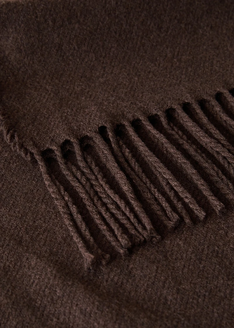 Wool-blend blanket with fringes