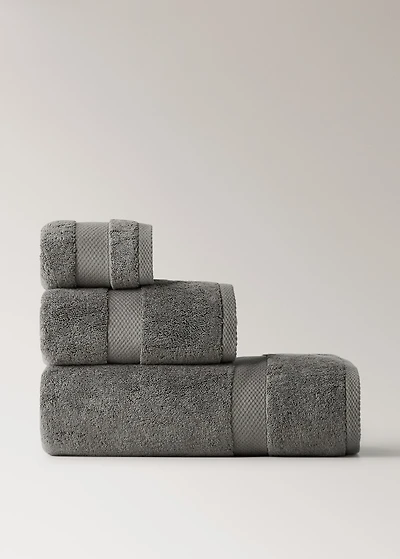 Extra-soft cotton bath towel