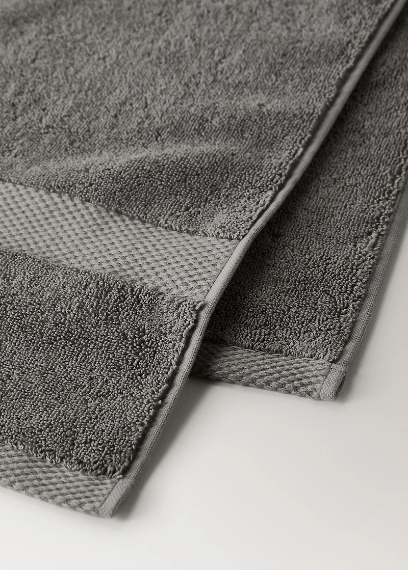 Extra-soft cotton bath towel