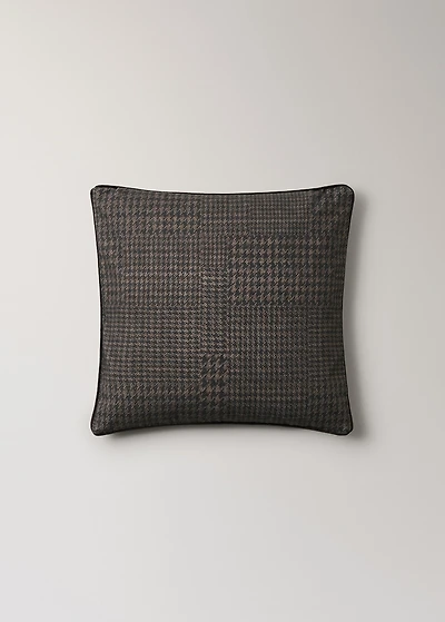 Houndstooth cushion cover with trim
