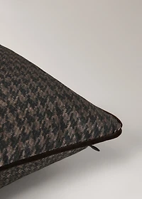 Houndstooth cushion cover with trim