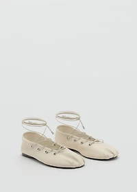 Leather ballet flats with crossed straps