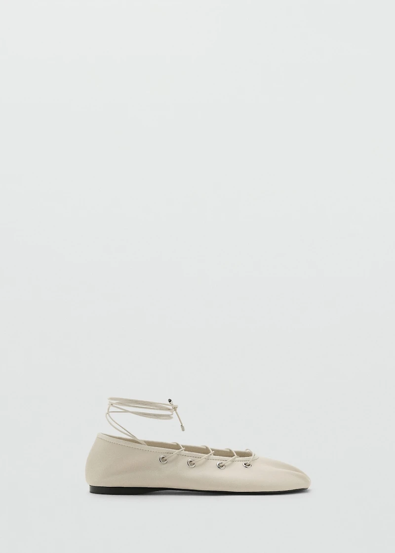 Leather ballet flats with crossed straps
