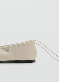 Leather ballet flats with crossed straps