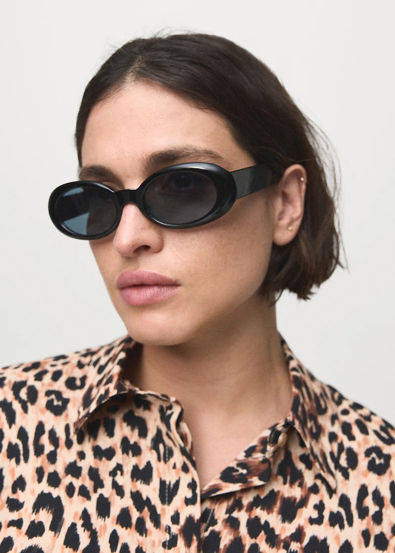 Fluid long-sleeved blouse