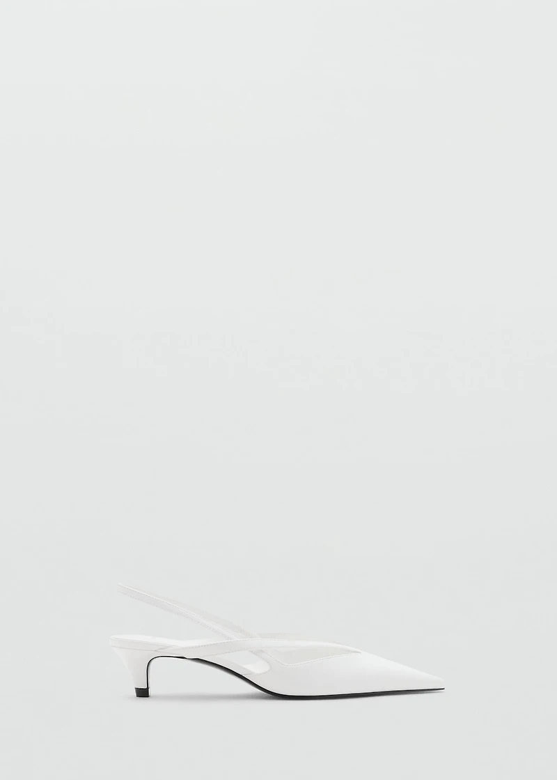 Kitten-heel pointed shoes