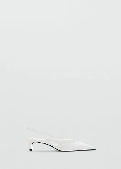 Kitten-heel pointed shoes