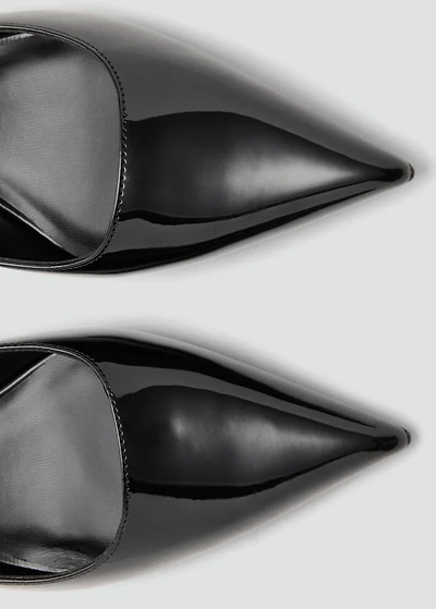 Kitten-heel patent leather shoes