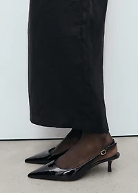 Kitten-heel patent leather shoes