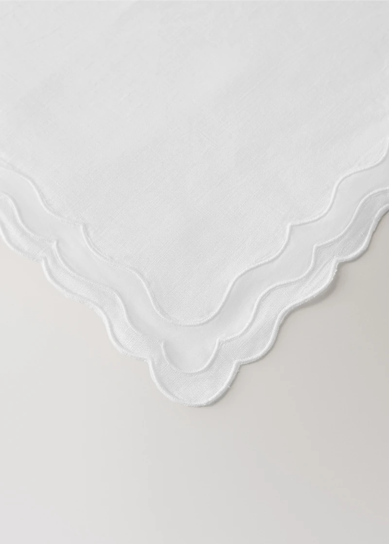 Linen scalloped placemat