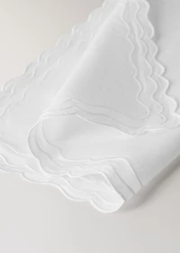 Linen scalloped placemat