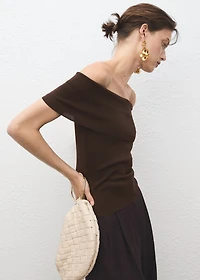 Strapless knitted top