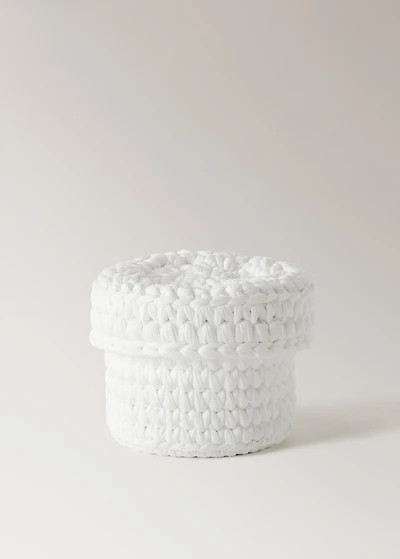 Small round basket with lid