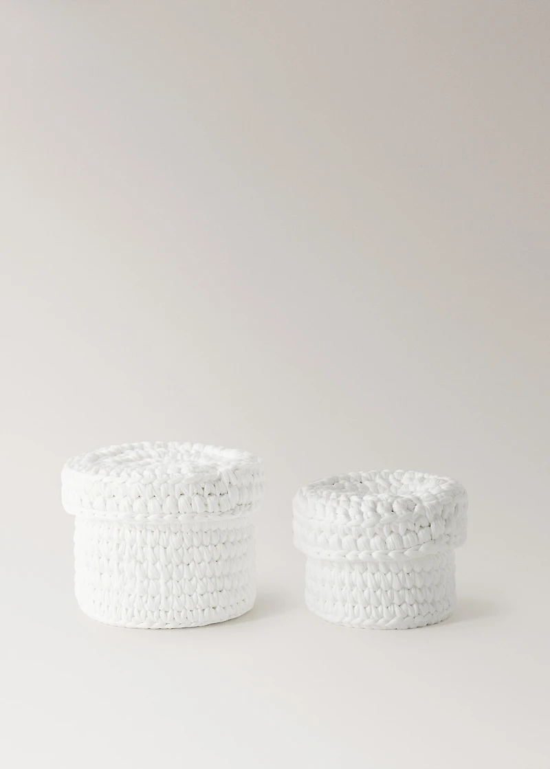 Small round basket with lid