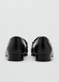 Buckle leather moccasins