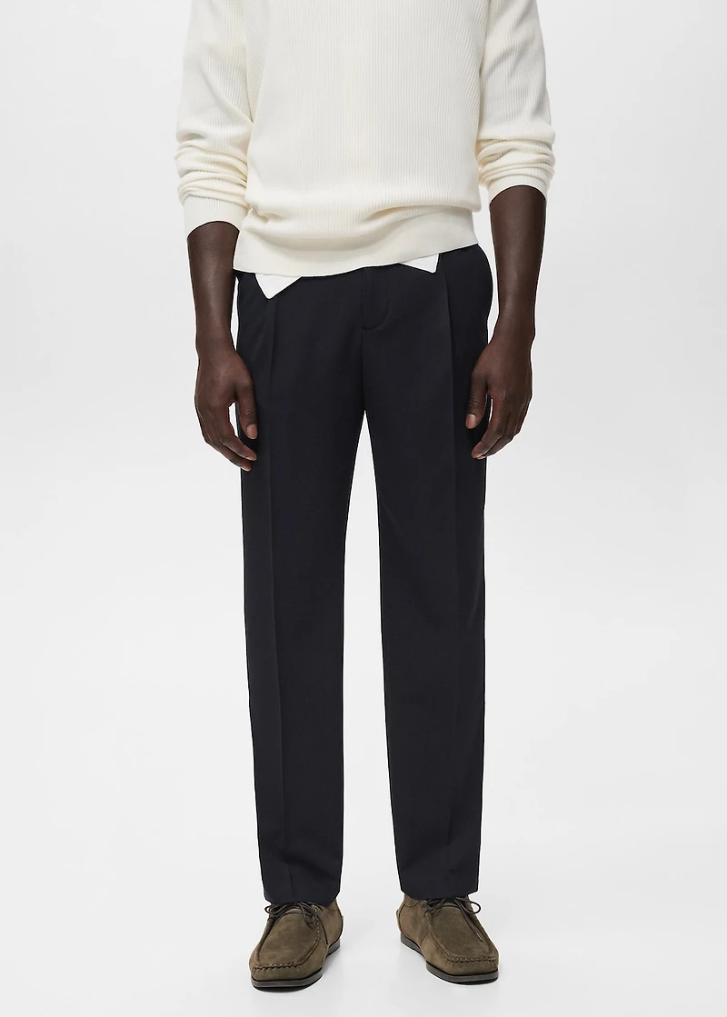 Fluid straight-leg pants with pleats