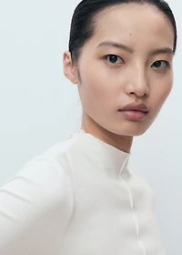 Ribbed t-shirt with scalloped trim