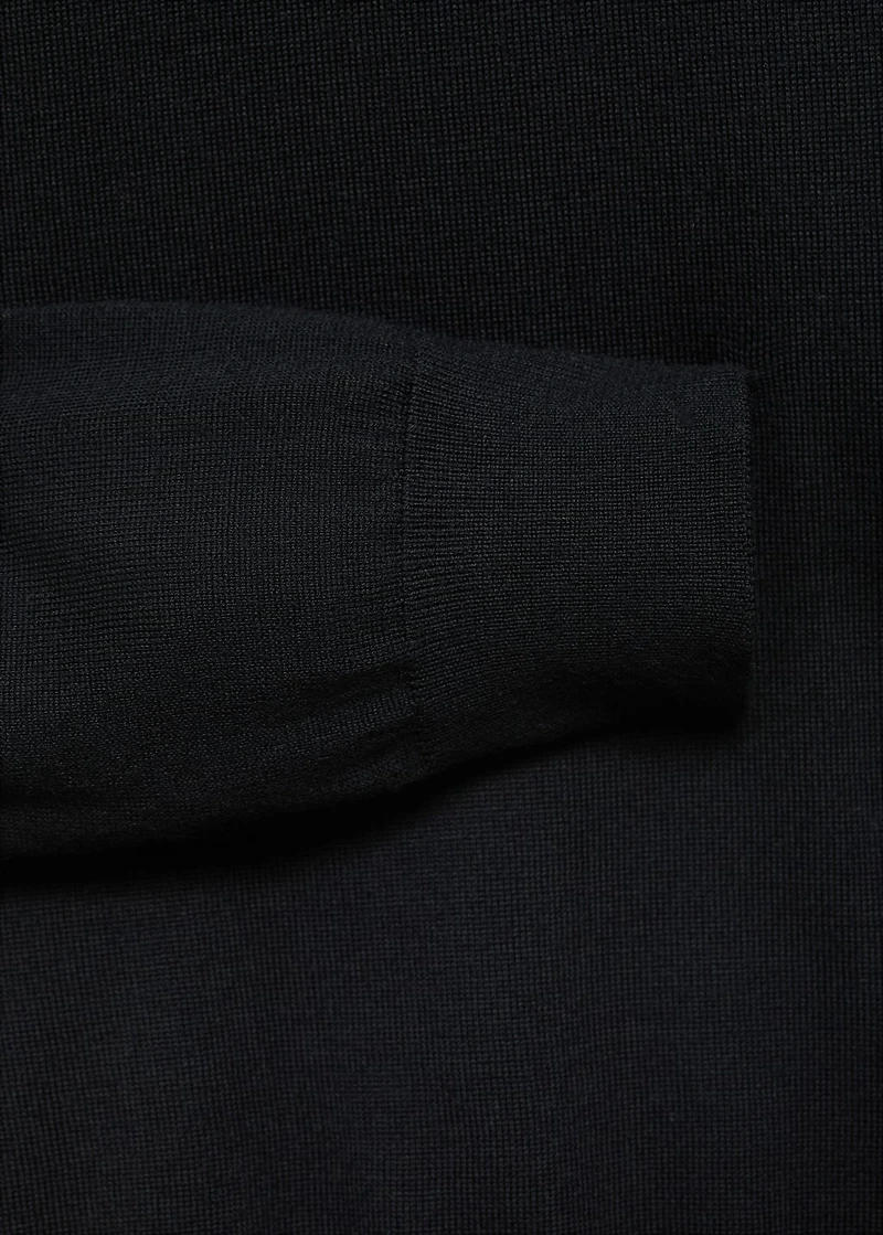 100% merino wool sweater with perkins collar