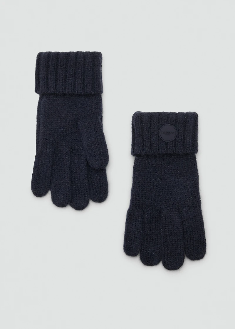 Knitted gloves