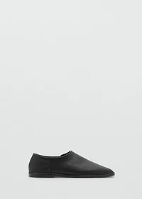 Leather flat shoes