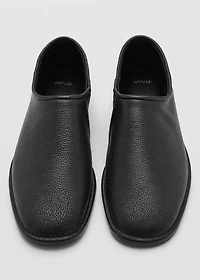 Leather flat shoes