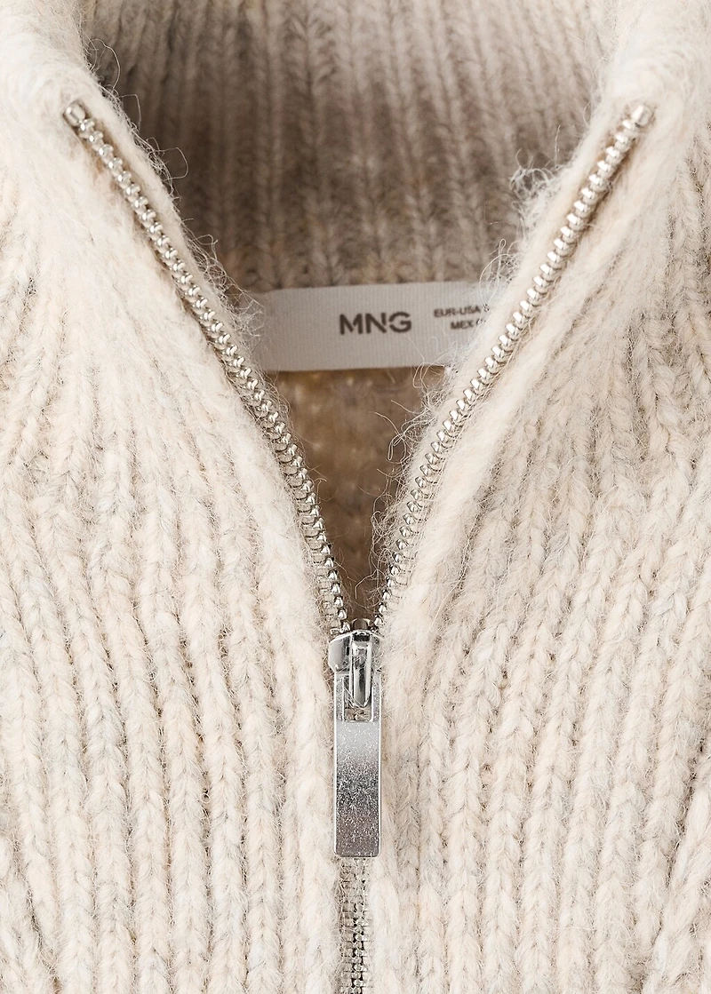 Perkins-neck knitted vest