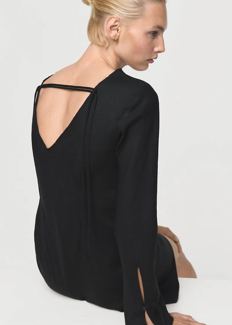 Linen dress with back opening