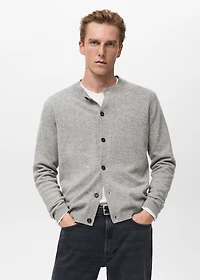 100% extra-fine wool cardigan with buttons