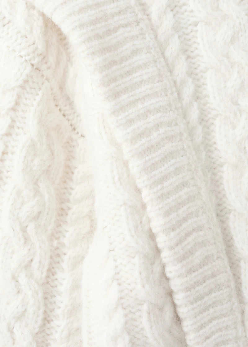 Knitted sweater with perkins neck