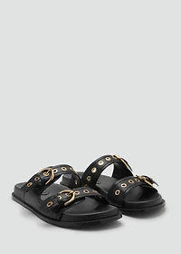 Strap sandals with buckle