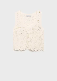 Crochet top with flowers