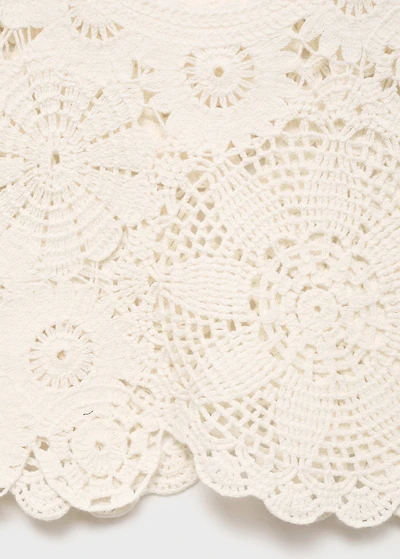 Crochet top with flowers